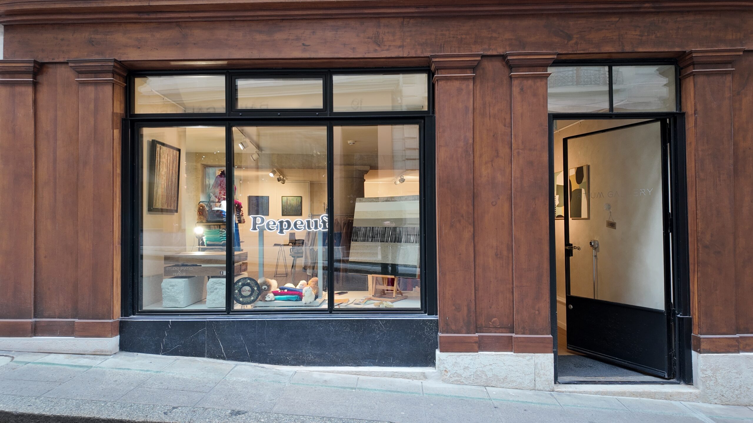 Façade du pop-up Pepeuf, rue de l'Hôtel-de-Ville 11, Genève